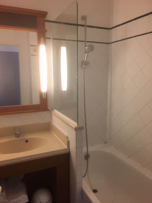 Apt T2 Calme Sur Golf, Piscine, Ocean 10 Min En Velo ラカノー エクステリア 写真